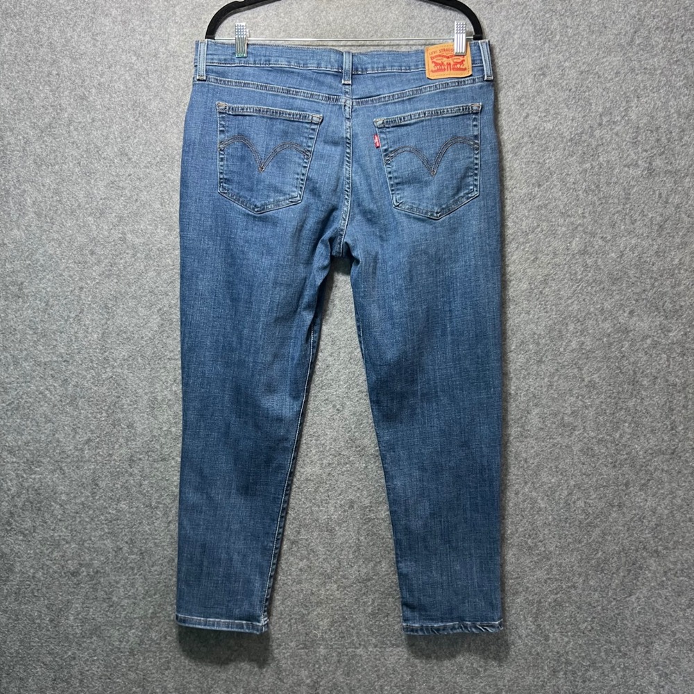 Levi's Boyfriend Jeans Women's Size 32 Light Wash Denim Relaxed Fit Casual 32x27 - Picture 8 of 9